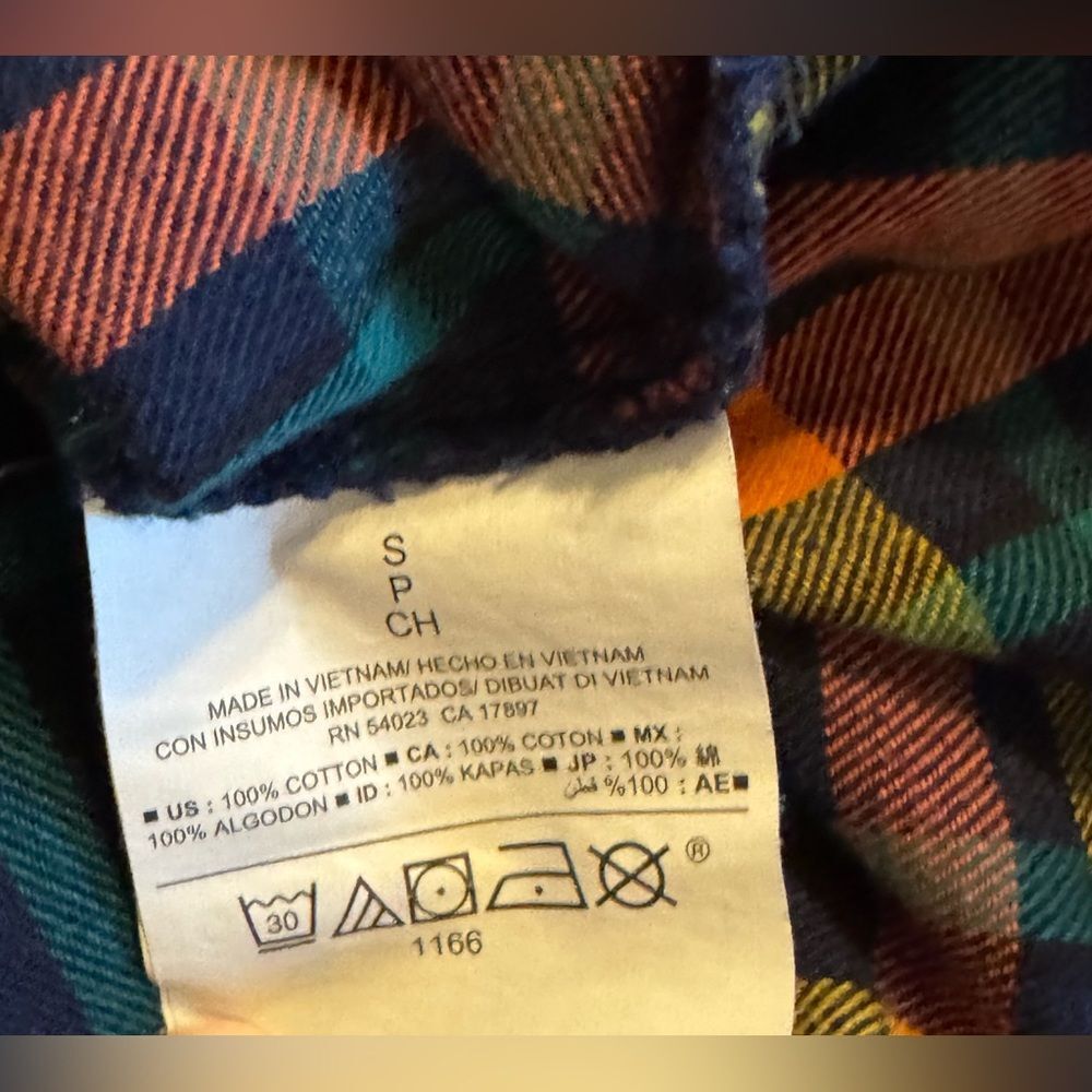 Adorable Old Navy plaid “Boyfriend” flannel! - Picture 8 of 8